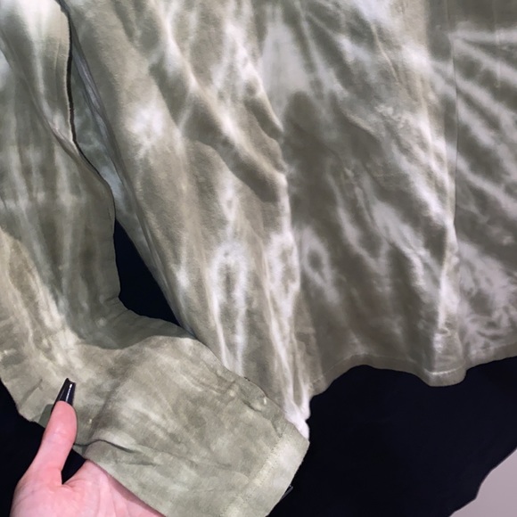 Across the pond tie dye green & white Hooded shirt | retro | mens tops - Picture 6 of 10